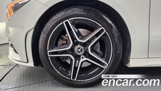 Mercedes-Benz CLA-Class CLA250 4MATIC