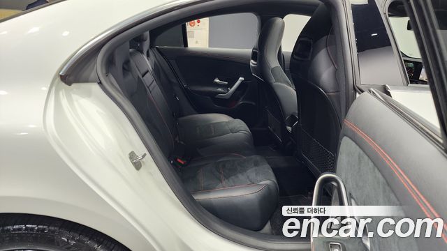 Mercedes-Benz CLA-Class CLA250 4MATIC