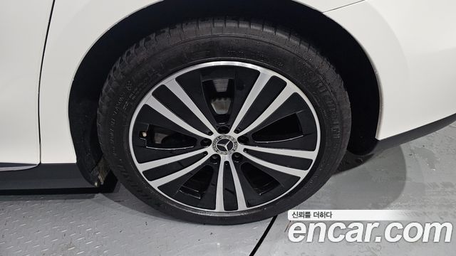 Mercedes-Benz EQE EQE300