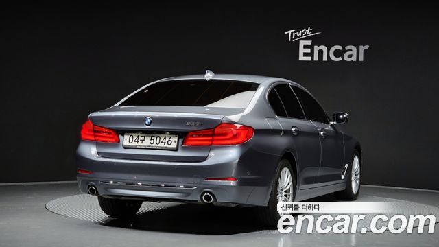 BMW 5-Series 520i Luxury
