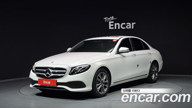Mercedes-Benz E-Class E300 4MATIC Avnatgarde