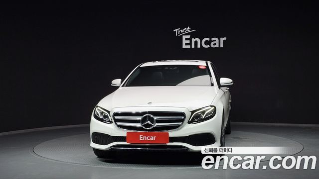 Mercedes-Benz E-Class E300 4MATIC Avnatgarde