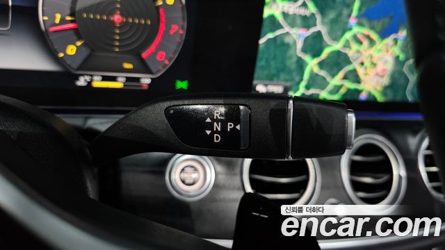 Mercedes-Benz E-Class E300 4MATIC Avnatgarde