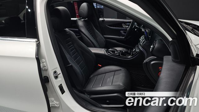 Mercedes-Benz E-Class E300 4MATIC Avnatgarde
