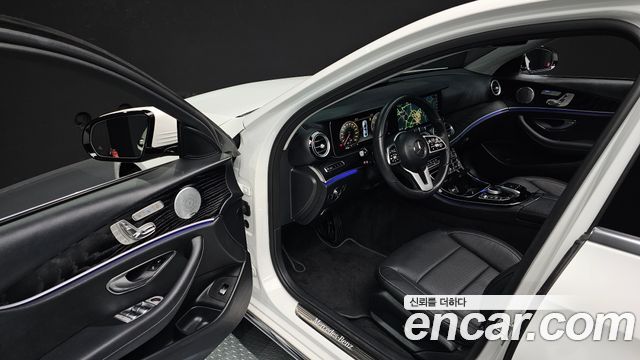Mercedes-Benz E-Class E300 4MATIC Avnatgarde
