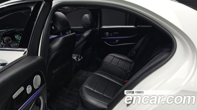 Mercedes-Benz E-Class E300 4MATIC Avnatgarde