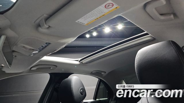 Mercedes-Benz E-Class E300 4MATIC Avnatgarde