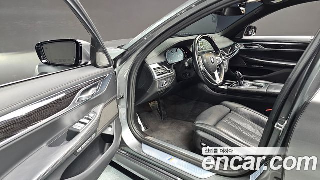 BMW 7-Series 740Li xDrive M Sport Package