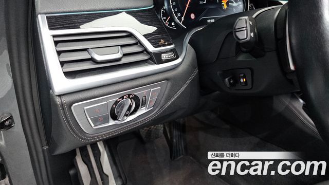 BMW 7-Series 740Li xDrive M Sport Package