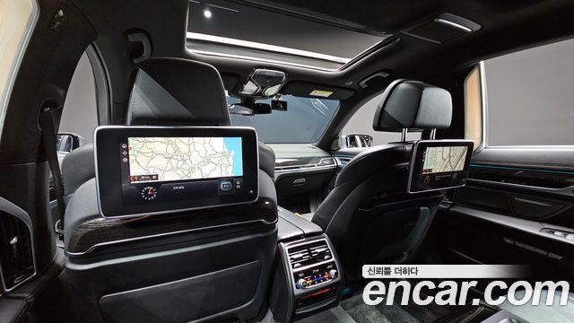 BMW 7-Series 740Li xDrive M Sport Package