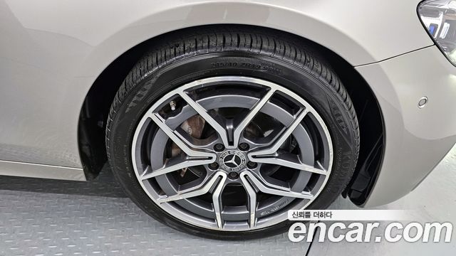 Mercedes-Benz E-Class E220d 4MATIC AMG Line