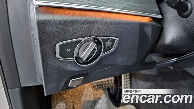 Mercedes-Benz E-Class E220d 4MATIC AMG Line