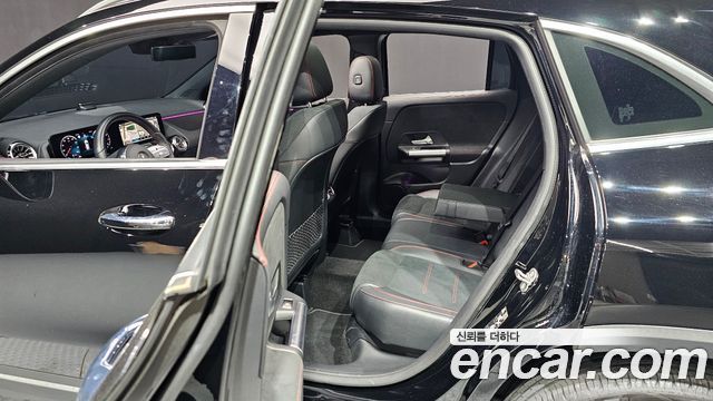 Mercedes-Benz GLA-Class GLA250 4MATIC