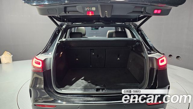Mercedes-Benz GLA-Class GLA250 4MATIC