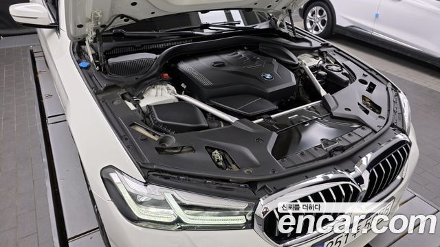 BMW 5-Series 530i xDrive M Sport Package