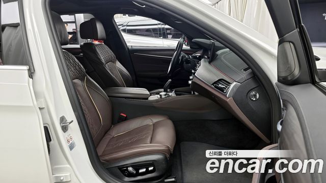 BMW 5-Series 530i xDrive M Sport Package