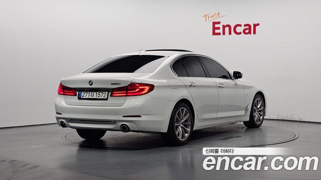 BMW 5-Series 520i Luxury