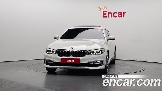 BMW 5-Series 520i Luxury