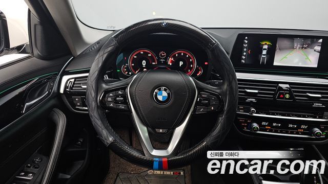 BMW 5-Series 520i Luxury