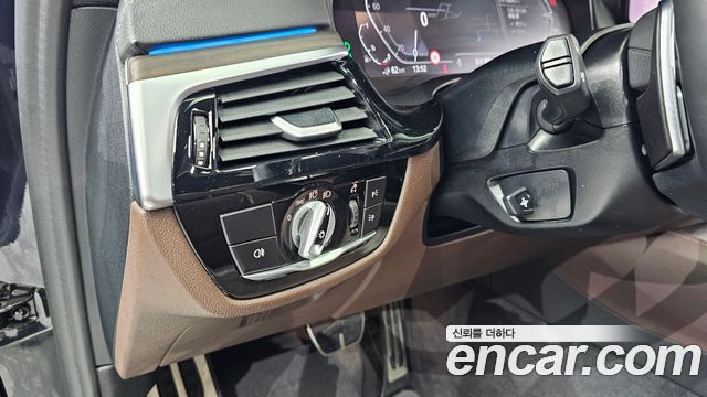 BMW 5-Series 530e M Sport
