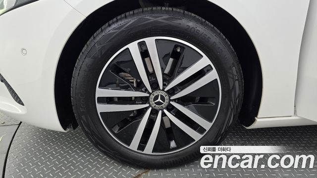 Mercedes-Benz A-Class A220 Hatchback