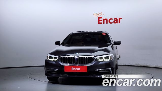 BMW 5-Series 520i Luxury