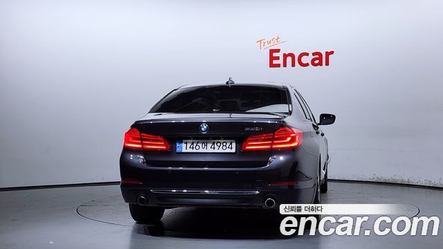 BMW 5-Series 520i Luxury