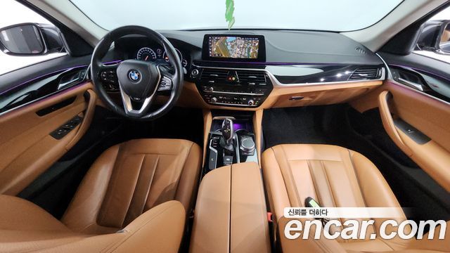 BMW 5-Series 520i Luxury