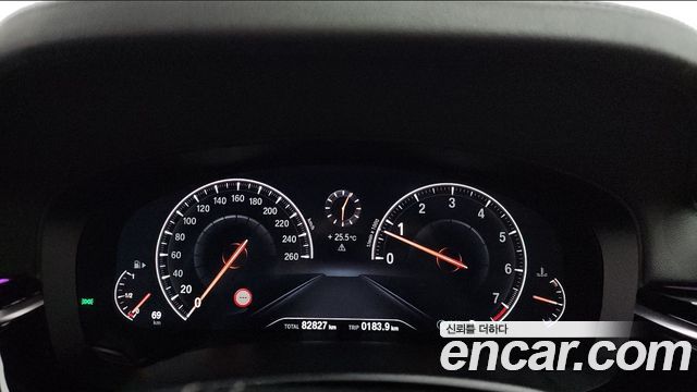 BMW 5-Series 520i Luxury