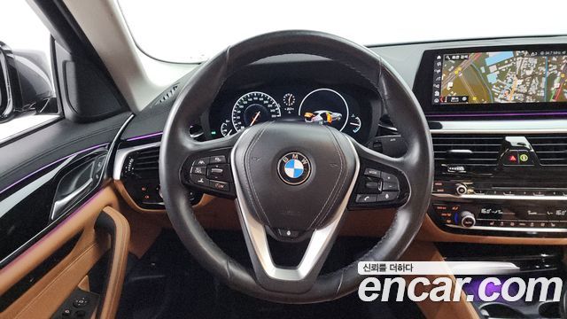 BMW 5-Series 520i Luxury