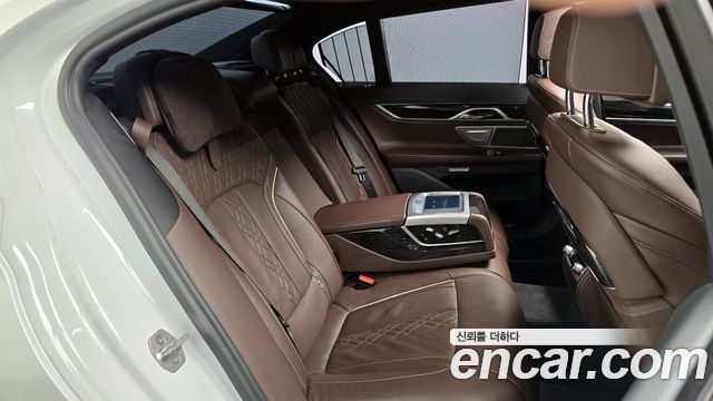 BMW 7-Series 730d xDrive M Sport