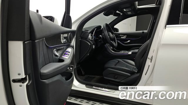 Mercedes-Benz GLC-Class GLC300e 4MATIC Coupe