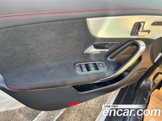 Mercedes-Benz CLA-Class CLA250 4MATIC