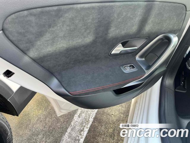 Mercedes-Benz CLA-Class CLA250 4MATIC