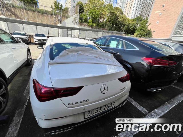 Mercedes-Benz CLA-Class CLA250 4MATIC