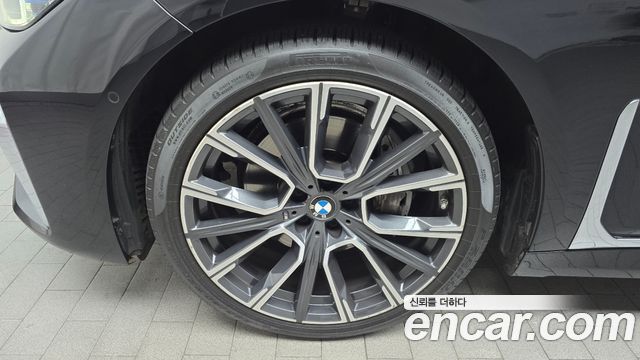 BMW 7-Series 740Li xDrive M Sport Package