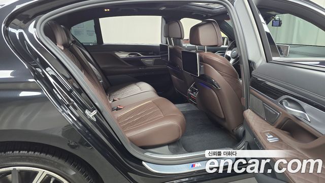 BMW 7-Series 740Li xDrive M Sport Package
