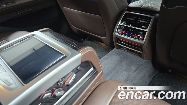 BMW 7-Series 740Li xDrive M Sport Package