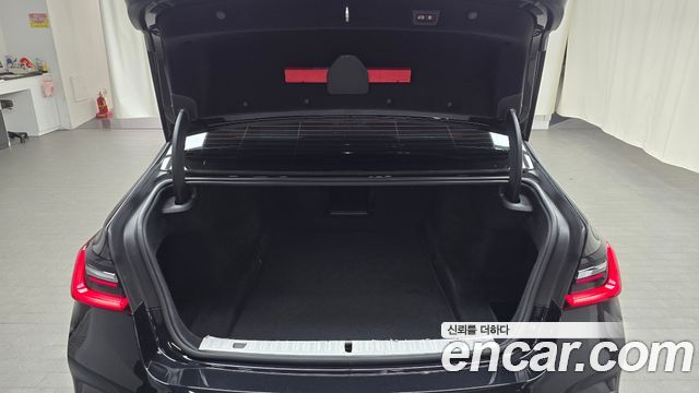 BMW 7-Series 740Li xDrive M Sport Package