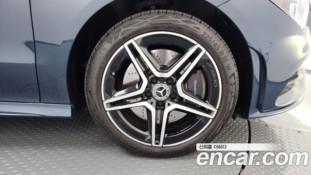 Mercedes-Benz CLA-Class CLA250 4MATIC