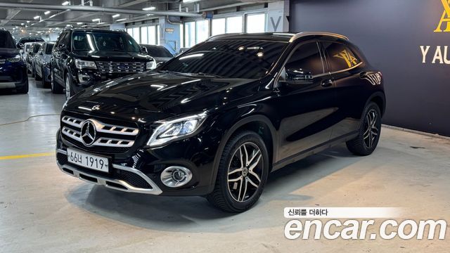 Mercedes-Benz GLA-Class GLA220 Premium