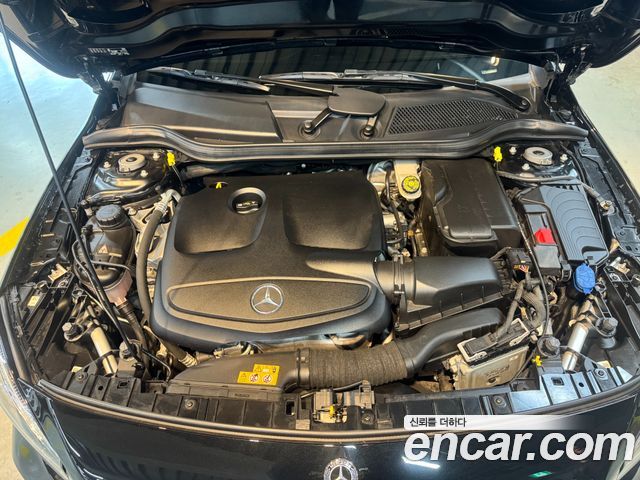 Mercedes-Benz GLA-Class GLA220 Premium