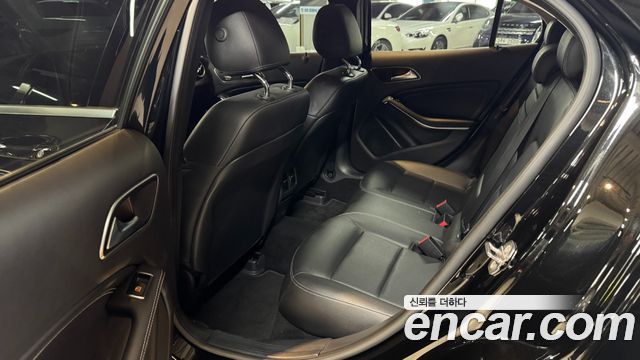 Mercedes-Benz GLA-Class GLA220 Premium