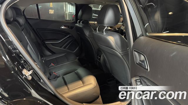 Mercedes-Benz GLA-Class GLA220 Premium