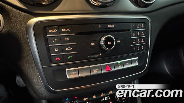 Mercedes-Benz GLA-Class GLA220 Premium