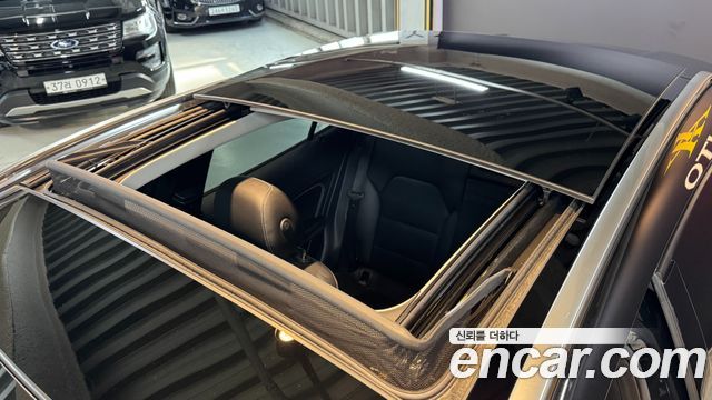Mercedes-Benz GLA-Class GLA220 Premium
