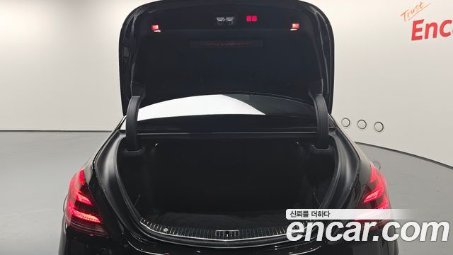 Mercedes-Benz S-Class Maybach S560 4MATIC