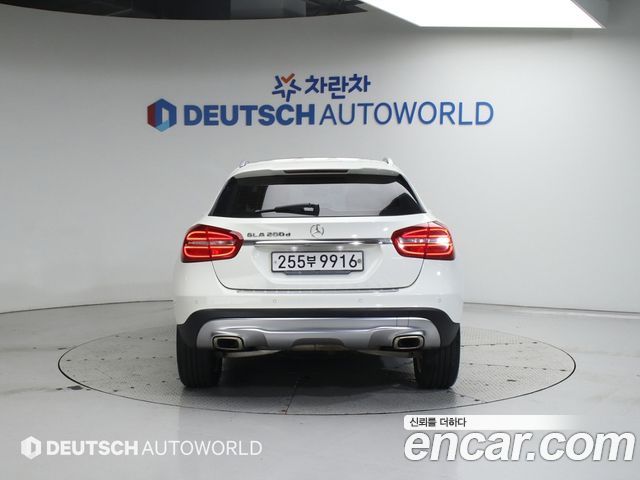 Mercedes-Benz GLA-Class GLA200 d
