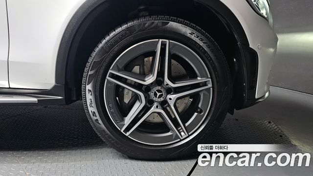 Mercedes-Benz GLC-Class GLC300e 4MATIC Coupe