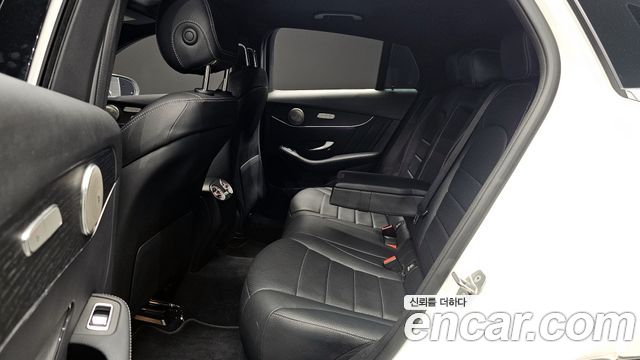 Mercedes-Benz GLC-Class GLC300e 4MATIC Coupe